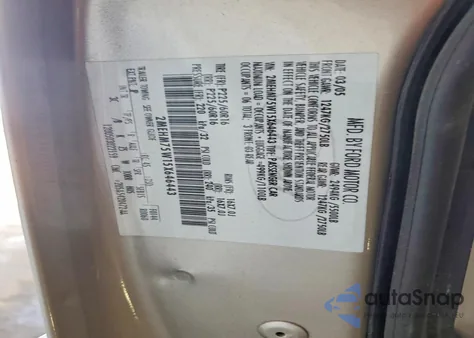 2005 Mercury Grand Marquis Ls z USA, uszkodzony, nr VIN 2MEHM75W15X646443